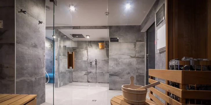 Dovolená v Chorvatsku: 4* hotel v Novigradu se snídaní a wellness, 80 metrů od pláže