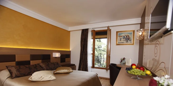 Dovolená v Chorvatsku: 4* hotel v Novigradu se snídaní a wellness, 80 metrů od pláže