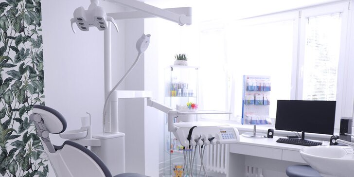 Dentální hygiena pro dospělé včetně odstranění pigmentace pomocí bezbolestného Airflow