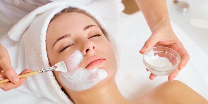 Nechte o sebe pečovat: 60 či 90 minut kosmetiky s barvením obočí i masáží