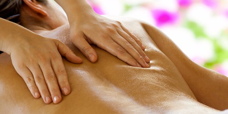 Skočte si na masáž: 120minutová klasická nebo havajská procedura