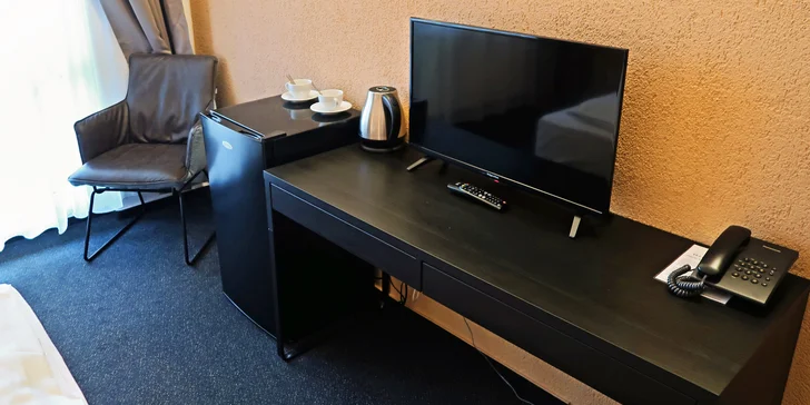 Až 15 dní přímo u Lipna: pokoj nebo apartmán s kuchyňkou, snídaně i víno