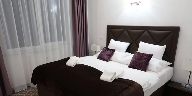 Až 15 dní přímo u Lipna: pokoj nebo apartmán s kuchyňkou, snídaně i víno