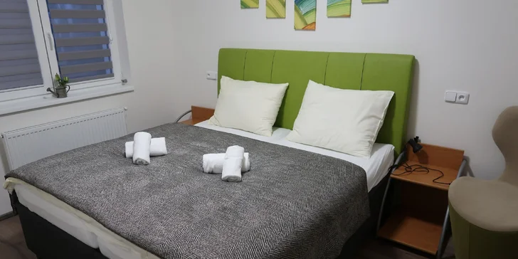 Až 15 dní přímo u Lipna: pokoj nebo apartmán s kuchyňkou, snídaně i víno