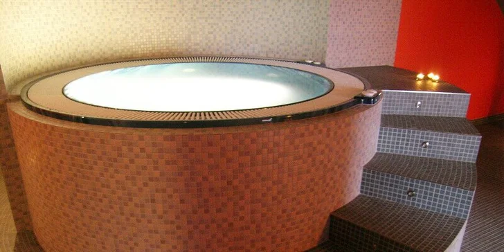 Luxusní 4* romantika v kouzelné lokalitě s privátním wellness a polopenzí