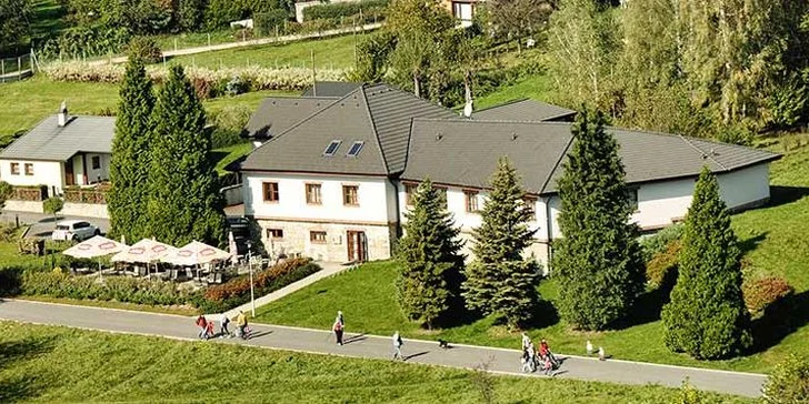 Romantika v Beskydech u přehrady Olešná s polopenzí a privátním wellness