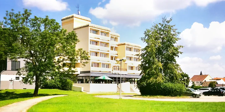 Relax na jihu Čech: neomezený vstup do wellness i masáž a snídaně