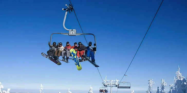 Jednodenní lyžování v Polských Krkonoších: doprava busem do oblíbeného střediska Ski Arena Szrenica