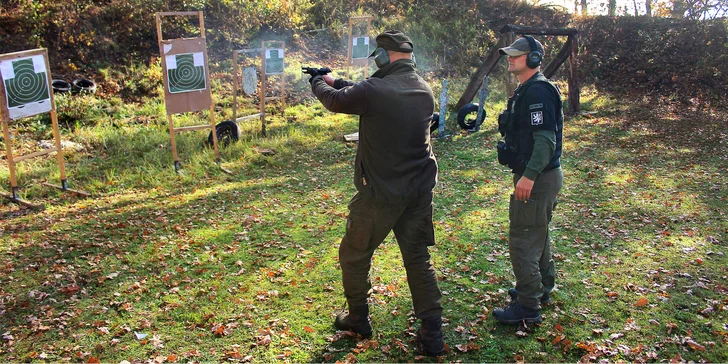 Kurzy na získání zbrojního průkazu: teoretická i praktická část