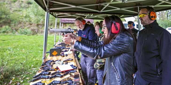 Kurzy na získání zbrojního průkazu: teoretická i praktická část