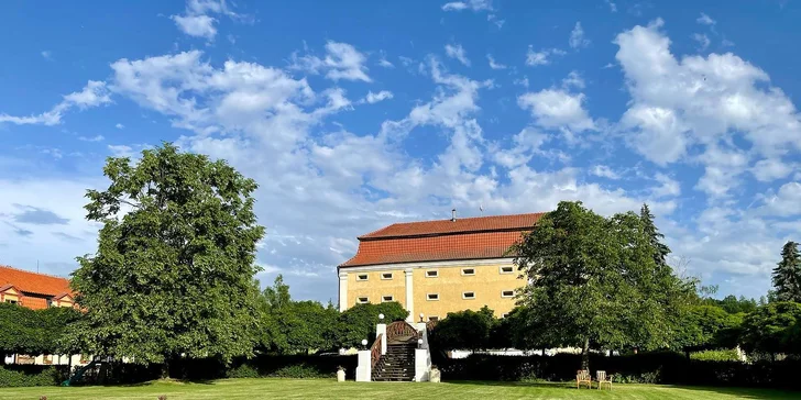 Parádní pobyt kousek od Konopiště: polopenze, aktivity i privátní wellness