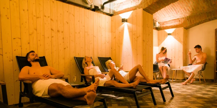 Jednorázový vstup do veřejné sauny: 90 min. saunování, domácí limonáda, ovoce