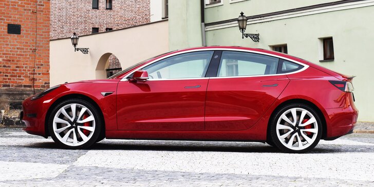 Jízda do budoucnosti v elektromobilu Tesla Model 3 Performance: 20–60 min. jako spolujezdec i řidič
