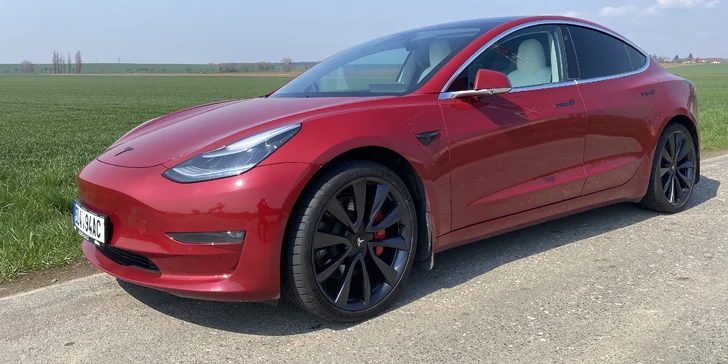 Jízda do budoucnosti v elektromobilu Tesla Model 3 Performance: 20–60 min. jako spolujezdec i řidič