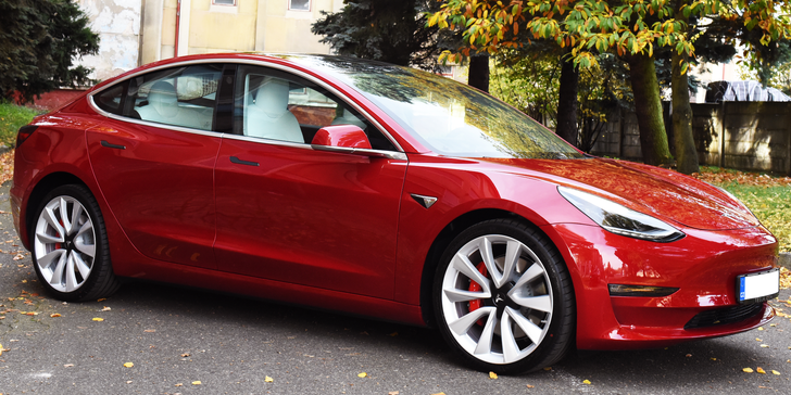 Jízda do budoucnosti v elektromobilu Tesla Model 3 Performance: 20–120 min. jako spolujezdec i řidič