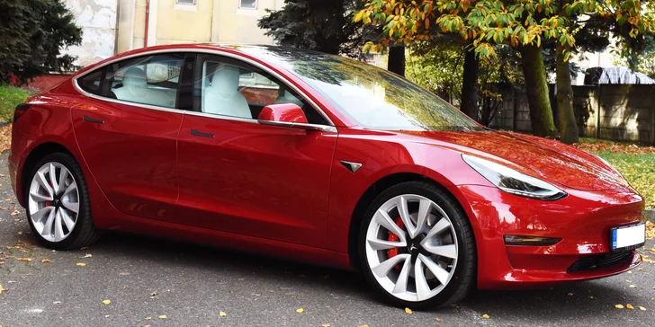 Jízda do budoucnosti v elektromobilu Tesla Model 3 Performance: 20–60 min. jako spolujezdec i řidič