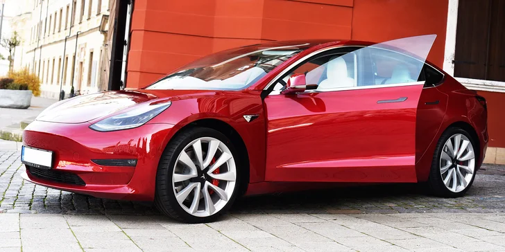 Jízda do budoucnosti v elektromobilu Tesla Model 3 Performance: 20–60 min. jako spolujezdec i řidič