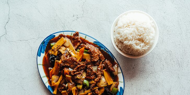 Voucher na 400 či 500 Kč na dobroty z čínské restaurace: hovězí polévka, závitky, kachna a mnohem víc