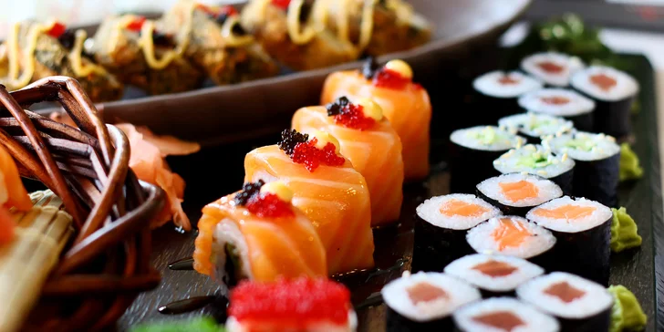 Sushi sety se 40 až 56 kousky: maki, nigiri, tempura i speciální smažené rolky