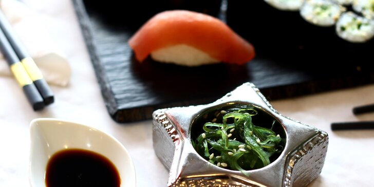 Sushi sety se 40 až 56 kousky: maki, nigiri, tempura i speciální smažené rolky