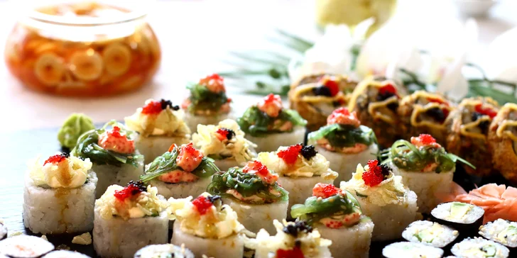 Sushi sety se 40 až 56 kousky: maki, nigiri, tempura i speciální smažené rolky