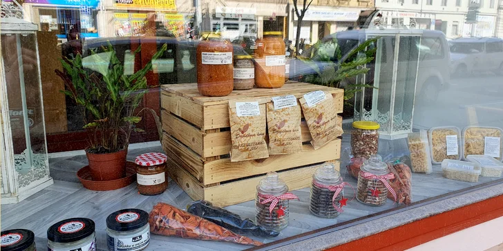 500–1000 Kč na nákup v Domácí kuchyni Janča: jídla ve skle, Davídkovo koření i zabijačkové speciality