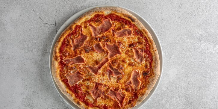 Tři pizzy o průměru 35 cm podle výběru z 16 druhů, krabice na odnos
