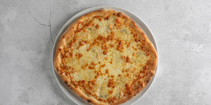 Tři pizzy o průměru 35 cm podle výběru z 16 druhů, krabice na odnos