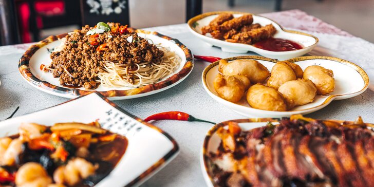 Tradiční čínské menu: 3 nebo 4 chody a švestkové víno pro 2 osoby