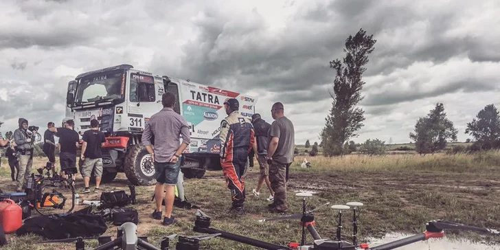 4hodinový kurz létání s dronem: Základy ovládání nebo FPV racing