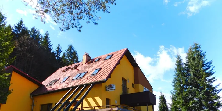 Za výlety a odpočinkem do malebných Beskyd s polopenzí a saunou