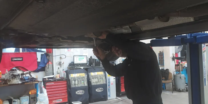 Wellness pro vaše auto: čištění interiéru, motoru, DPF, výměna oleje, kontrola pneumatik i seřízení světlometů