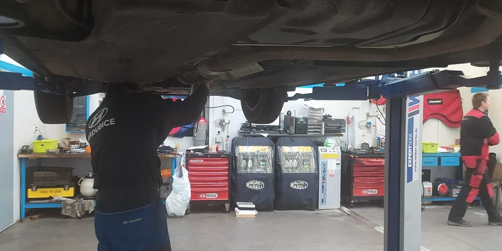 Wellness pro vaše auto: čištění interiéru, motoru, DPF, výměna oleje, kontrola pneumatik i seřízení světlometů
