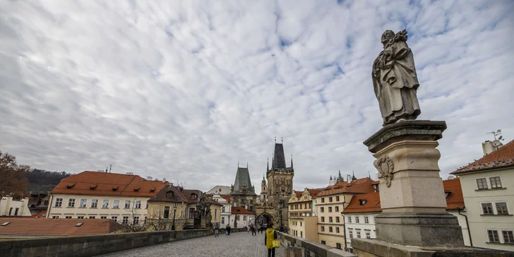 Ubytování v samém srdci Prahy s výhledem na Hrad a snídaní: hotel přímo u Čertovky a Karlova mostu