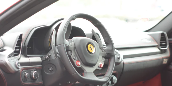 Super jízda v Lamborghini Huracan a Ferrari 458 Italia: 15 minut až 3 hodiny vč. paliva a pojištění