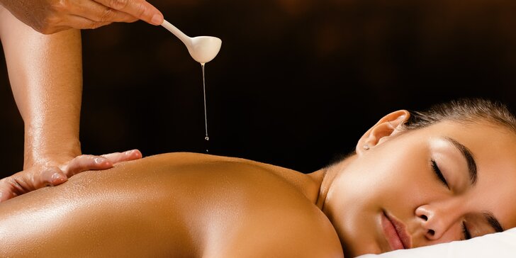 Zahřejte se 30–60minutovou masáží nahřívaným olejem