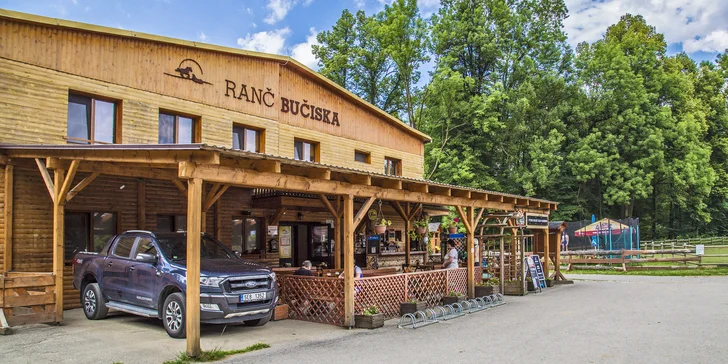 Zážitkový kurz kování na westernovém ranči Bučiska i s vydatným obědem pro dvě osoby
