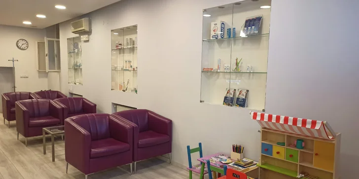 Zářivý úsměv a zdravé zuby: dentální hygiena pro dospělého včetně airflow