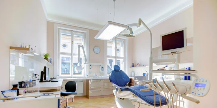 Zářivý úsměv a zdravé zuby: dentální hygiena pro dospělého včetně airflow