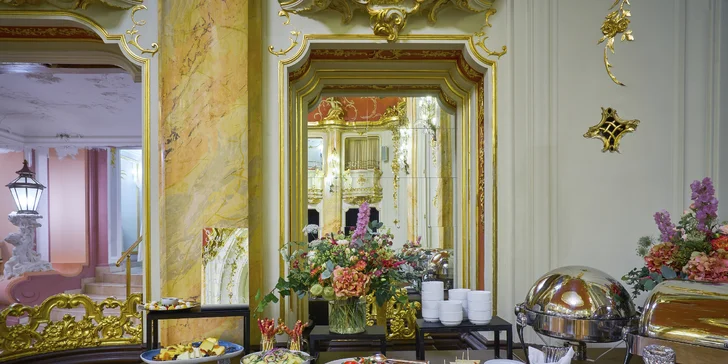 Bohatý brunch v Grand Hotelu Bohemia: předkrmy, hlavní chody, dezerty i nápoje