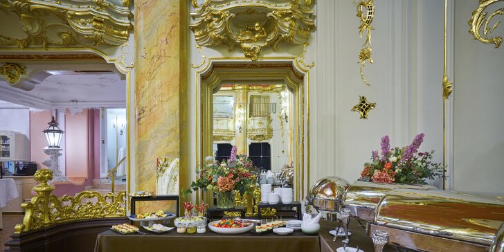 Bohatý brunch v Grand Hotelu Bohemia na Novém Městě: předkrmy, saláty, hovězí, telecí i husí maso ad.