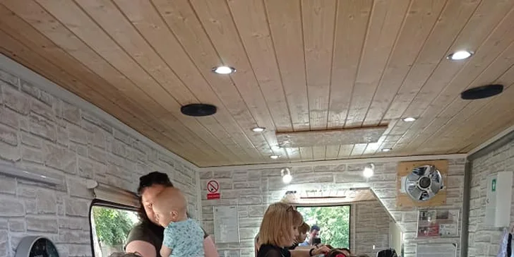 Pojízdné kadeřnictví ve vaší vesnici: střih pro dámy (vč. barvení), pány i rodiny