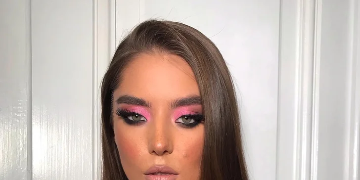 Profesionální kosmetické ošetření: denní a noční líčení, laminace obočí i make-up na focení