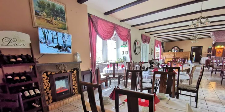 Balkánské speciality s Coca-colou a hranolky: burger nebo kilový talíř dobrot