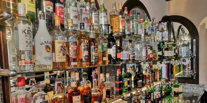 Balkánské speciality s Coca-colou a hranolky: burger nebo kilový talíř dobrot