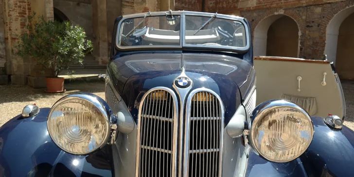Projížďka luxusním veteránem BMW z roku 1938 s osobním řidičem až pro 3 osoby