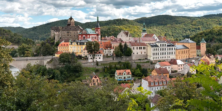 Penzion na náměstí krásného města Loket: pobyt pro 2–4 os., snídaně i poukazy do restaurace