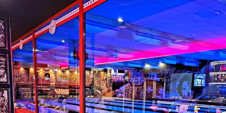 Nově zrekonstruovaný bowling se 6 drahami a UV provedením: 1 nebo 2 hod. až pro 6 hráčů