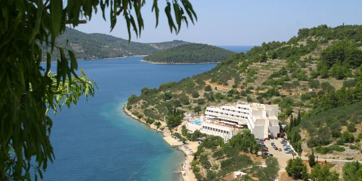 Dovolená na Korčule: hotel v ústraní se soukromou pláží a bazénem, all inclusive, pokoje pro dva i rodinu