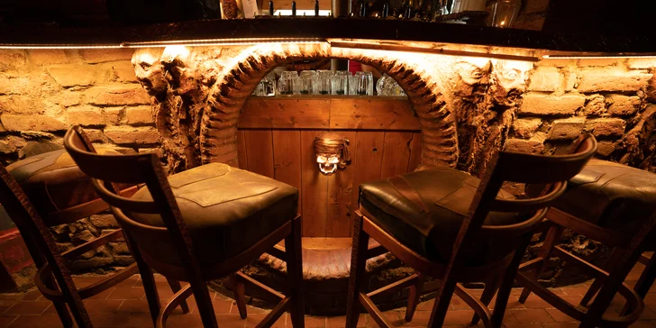 Vampýrův tatarák o váze 250 nebo 500 g a topinky v restauraci Torture